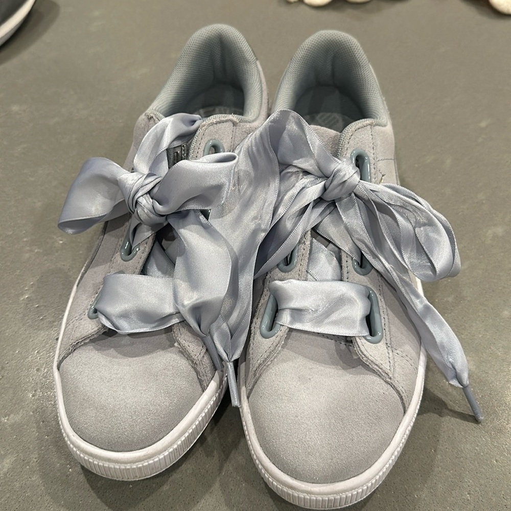 Women's puma sneakers